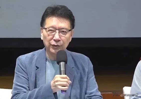 怎么感觉赵少康越来越不要脸了，赵少康动不动就在节目里拿大陆说事，甚至在蛙岛“大罢