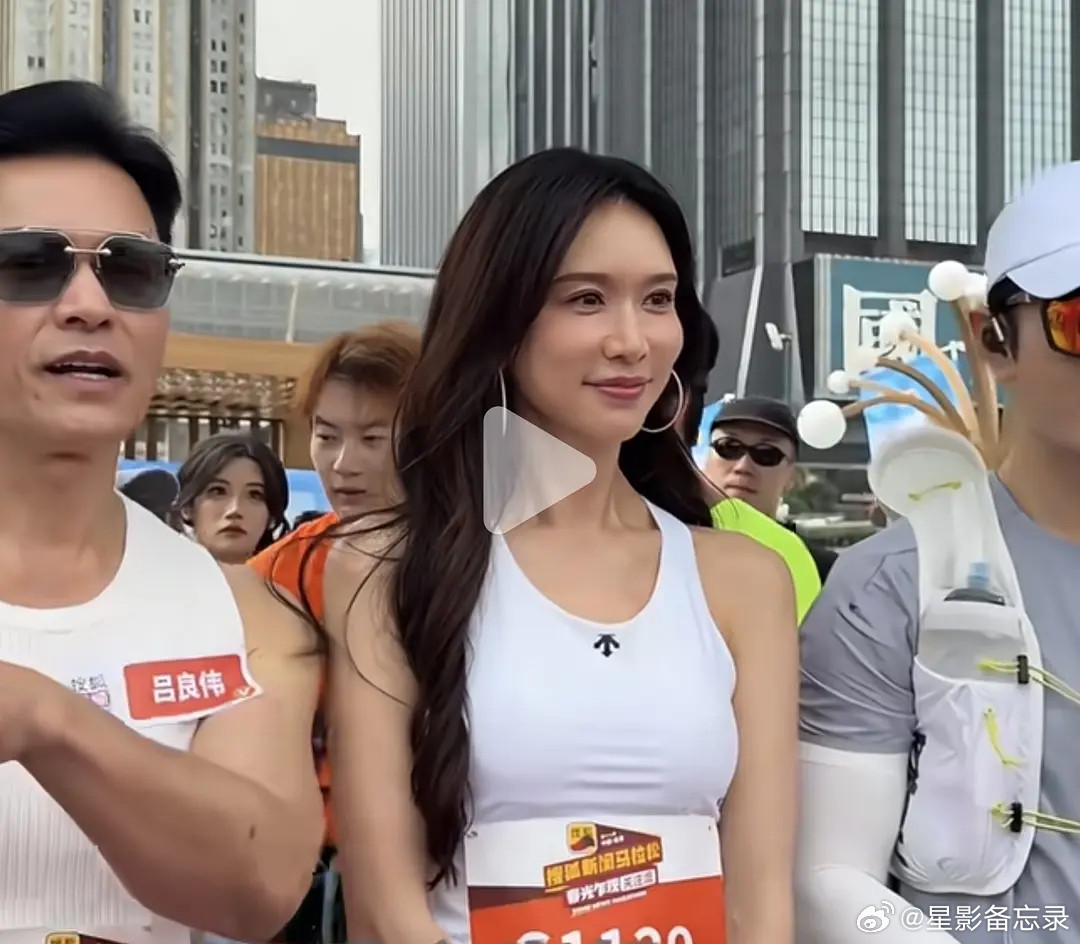 两个女神同框，谁赢了？