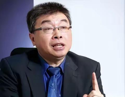 台湾时事评论员邱毅：“丢脸，真是丢脸。这回如果没有大陆海警船过来维持秩序，吓走日