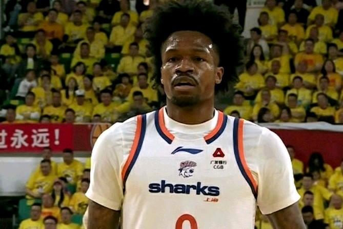 山西管理层要后悔死了！放走古德温就是最大的错误，在山西汾酒主场迎战上海久事的比赛