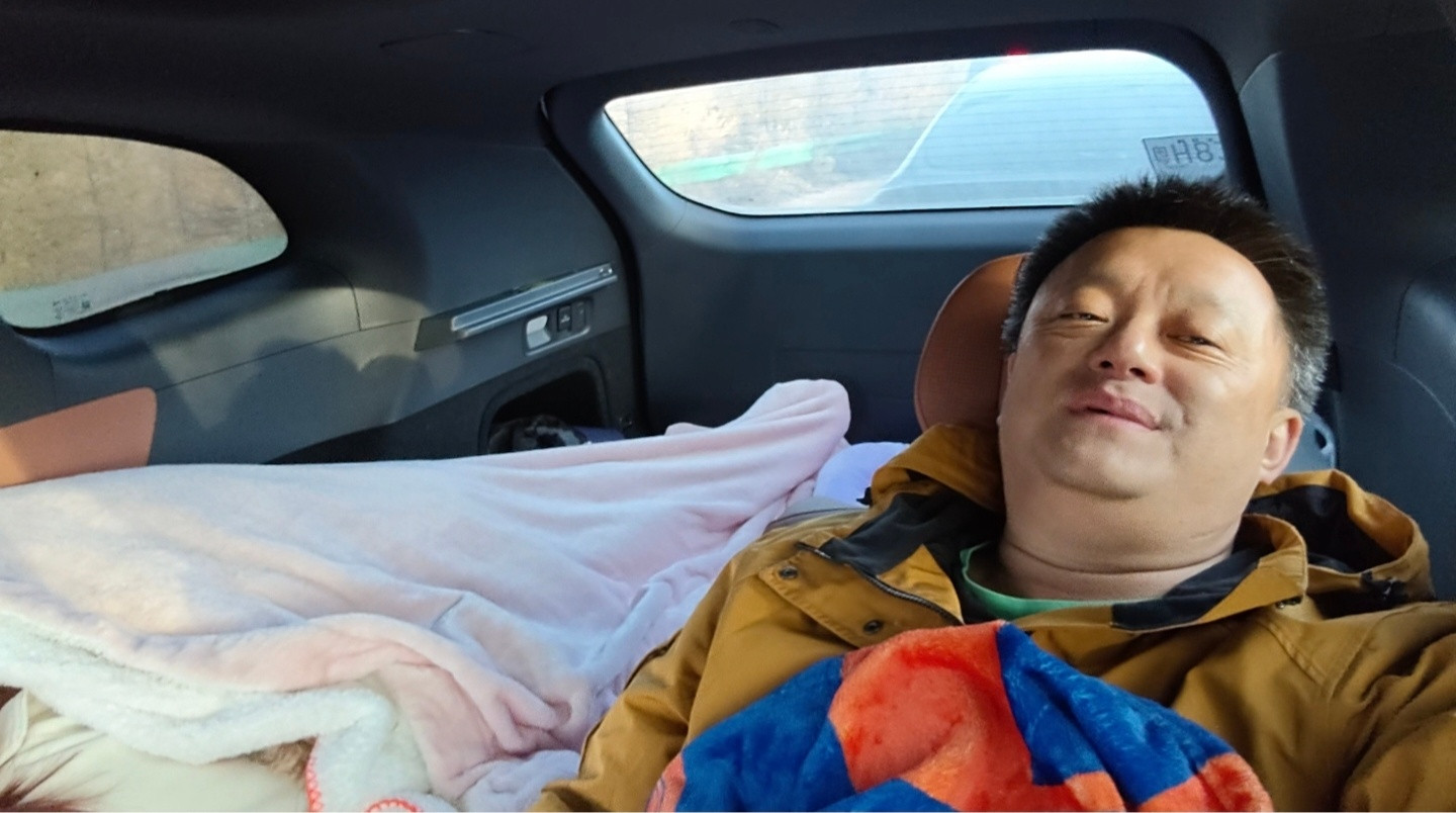 28号的时候我路过这个不冻河观景台，人超级多，我车都进不去。昨天我重新回到了阿尔山市为了避免再次进不