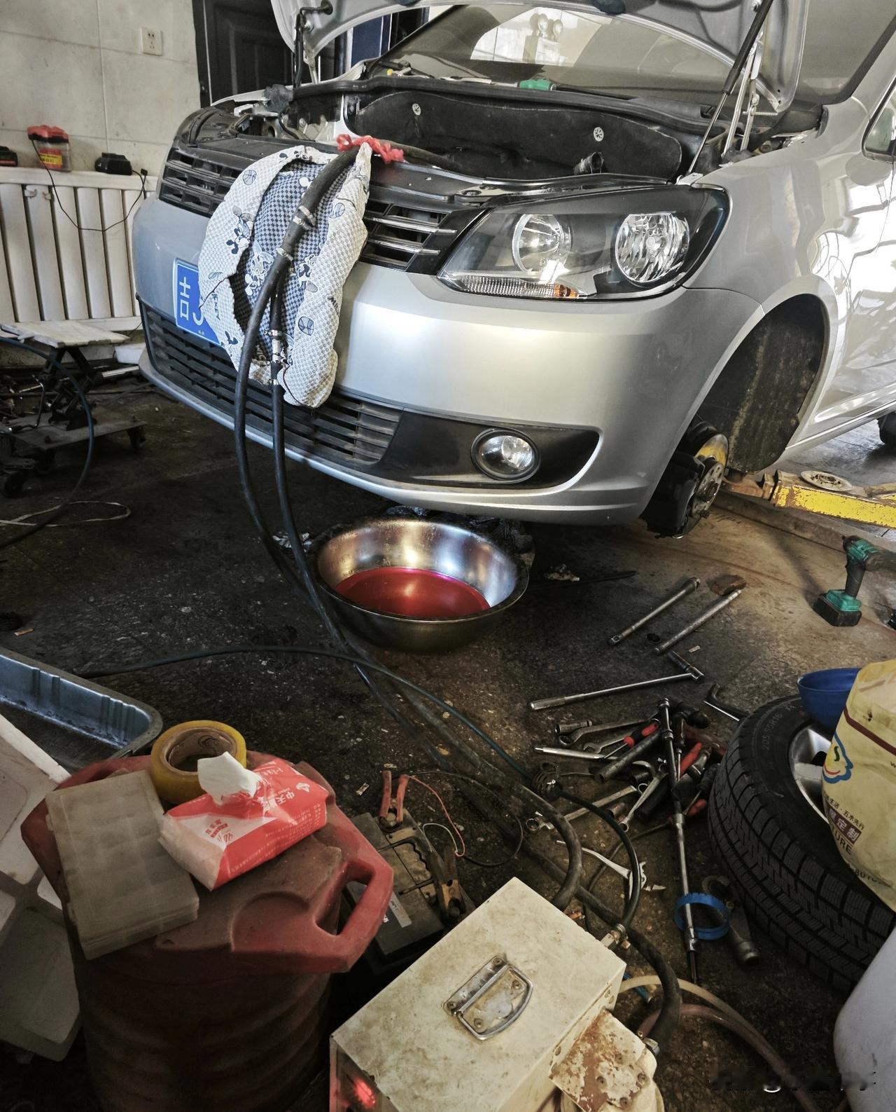 上了年纪的老车真的不建议购买了，除非你准备报废换新能源补贴！这几天修的一个大众途