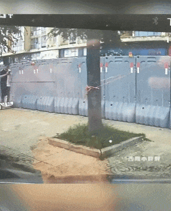 你猜二战美军吉普车头前为什么焊个棍子