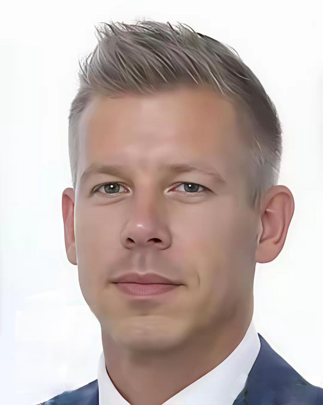 现在匈牙利这出政坛戏码，越看越像精心编排好的双簧，毛焦尔看似把欧尔班“斩于马下”