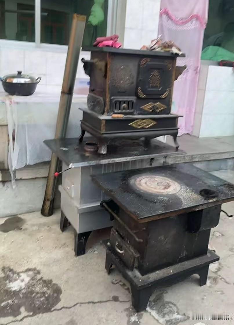 接下来是不是要封厕所了？突然刷到一条西北网友发布的视频，说是他们那里冬天不让家