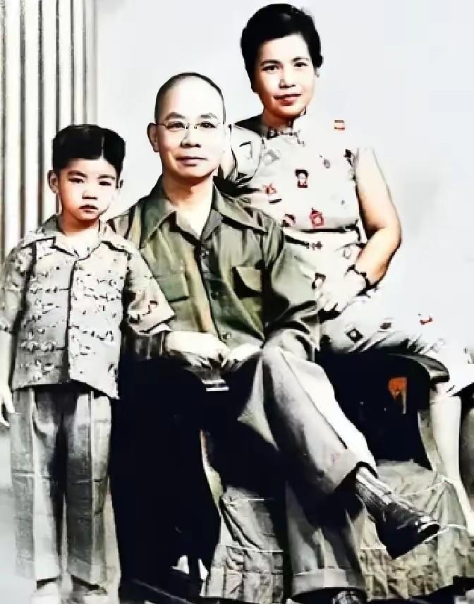 1950年6月10日，吴石被押赴刑场的路上，悄悄对押解人员说：“我妻王碧奎身体不