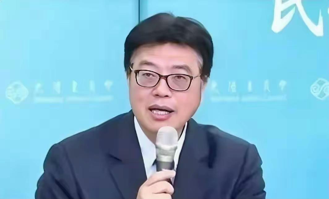 台湾陆委会主委邱垂正4月10日下午召开记者会，叫嚣称“绝不接受‘九二共识’”、“