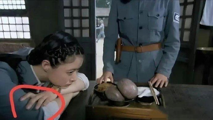 这样的影片估计是导演拍出的最苦的镜头了吧[捂脸哭]