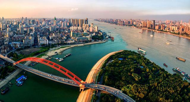 gdp增速_2019郴州gdp(3)