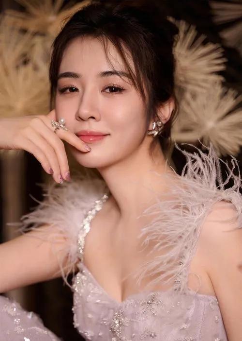 王晓晨说，就算《主角》这部再火，我也不愿再跟王丽坤搭戏了！这次跟王丽坤合作，我算