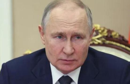 五常中唯一不能造航母的国家，军力很强大，美国再嚣张也不敢惹，五常国家基本算是军事