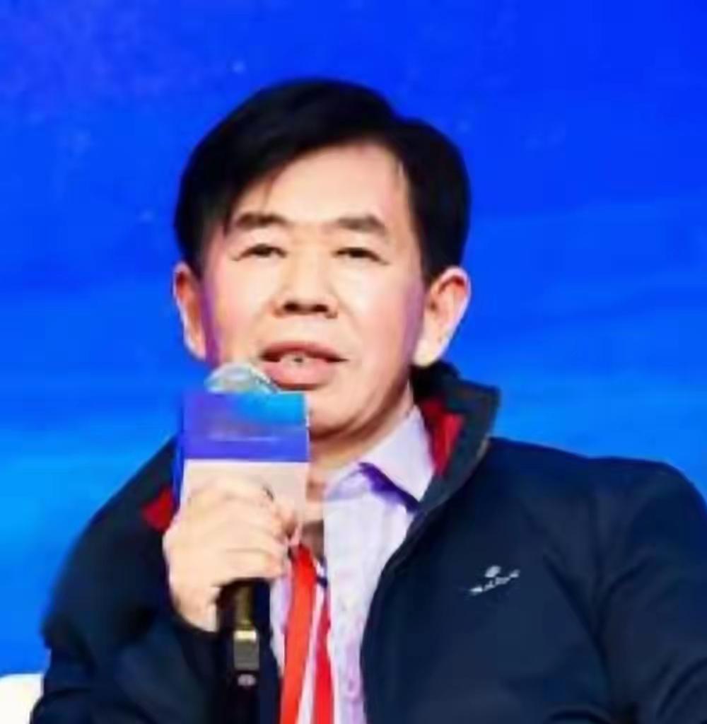 面的实力比过去增强了很多，但是外部势力还在不断试探我们，缺乏的是毛主席当年那种“