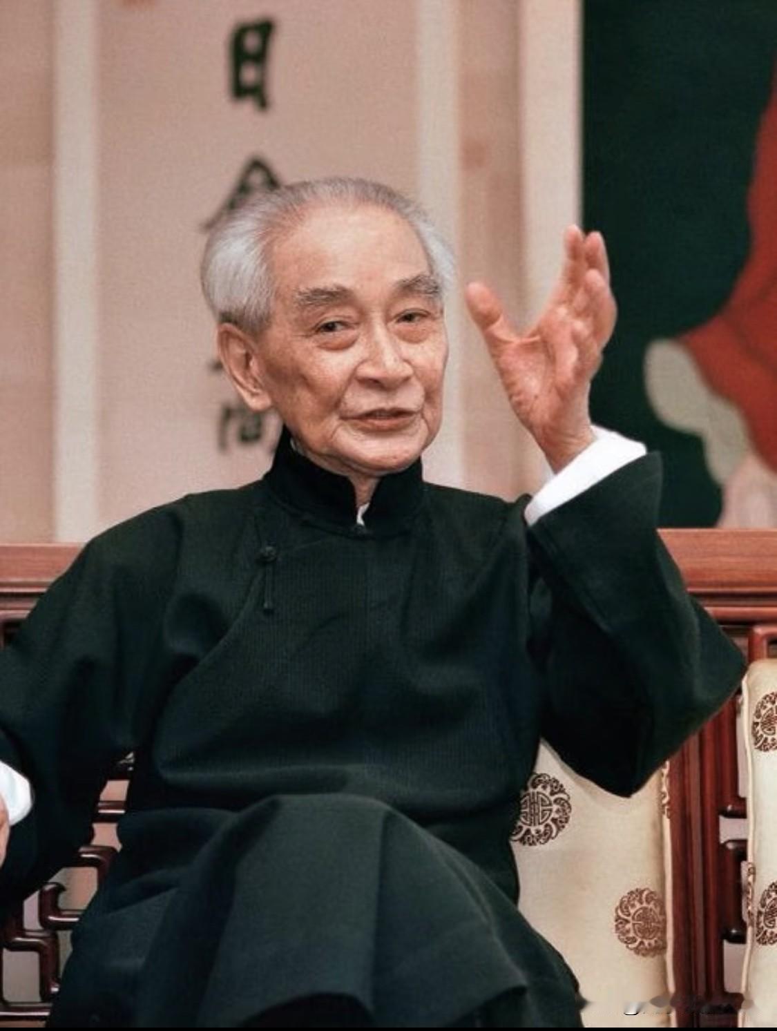 南怀瑾先生曾一语道破人性真相：“一问百不知是高手，什么都懂的人最浅薄。”高