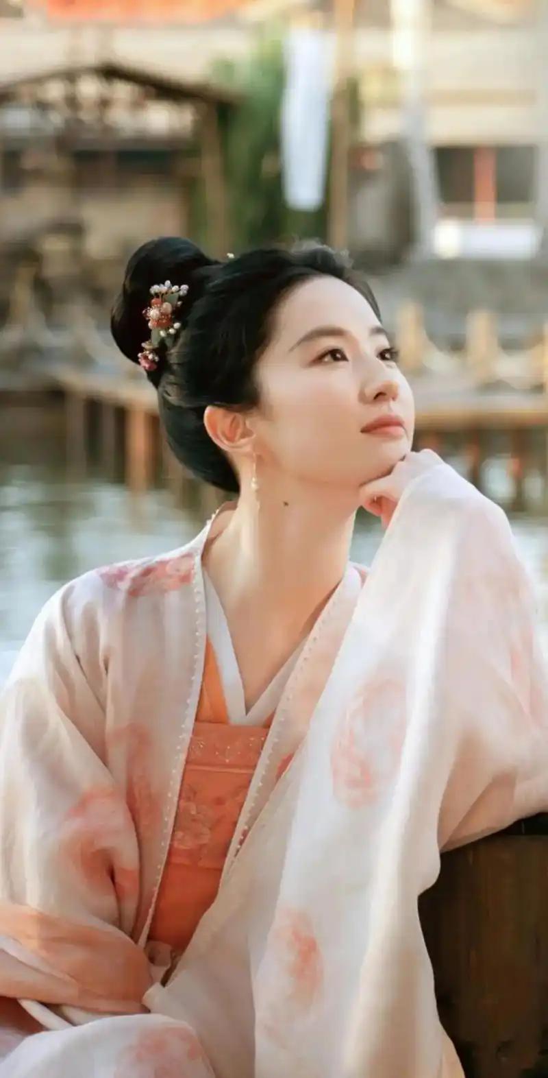 一觉醒来，《咸雪》又换男主了，从陈晓变成刘学义了，感觉像一下子差了很多一样！