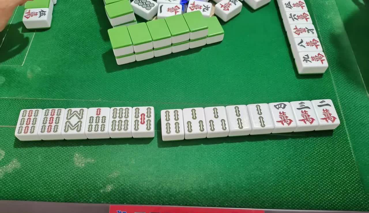 戒了28天的麻将，昨天下午又去了。手气还是不好。上次打麻将，还是六月份，连输十场