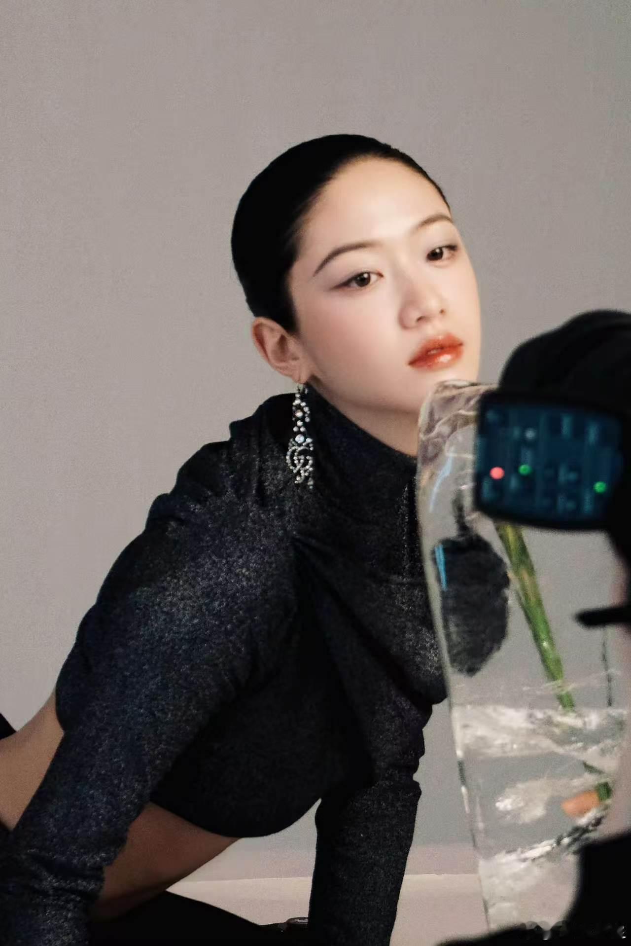 向涵之头好圆向涵之耳钉好大向涵之头好圆，太好看了吧