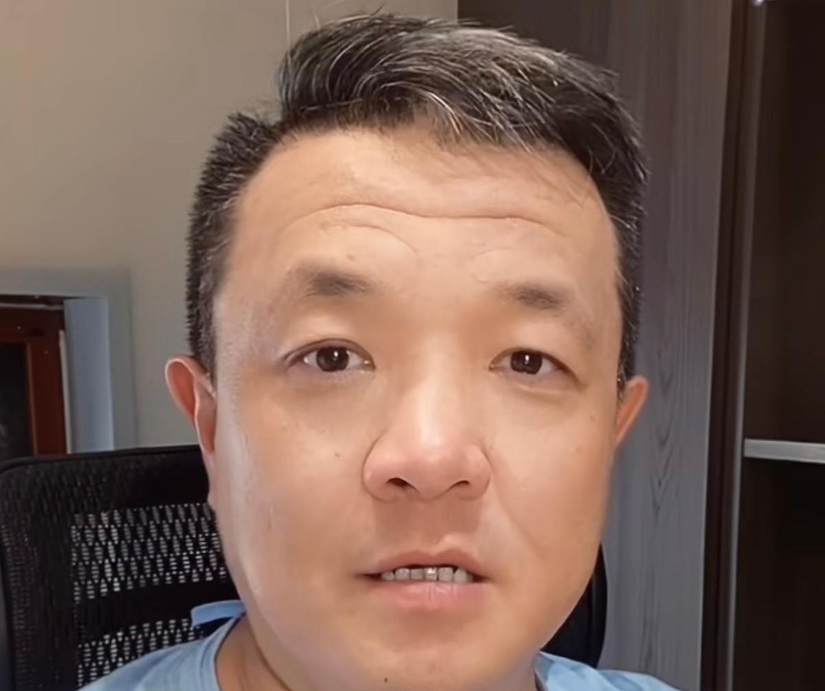 杨健这次点评中国男篮，话虽难听，但确实戳到了痛处。世预赛打到现在，中国队小组第五，接下来打卡塔尔、黎