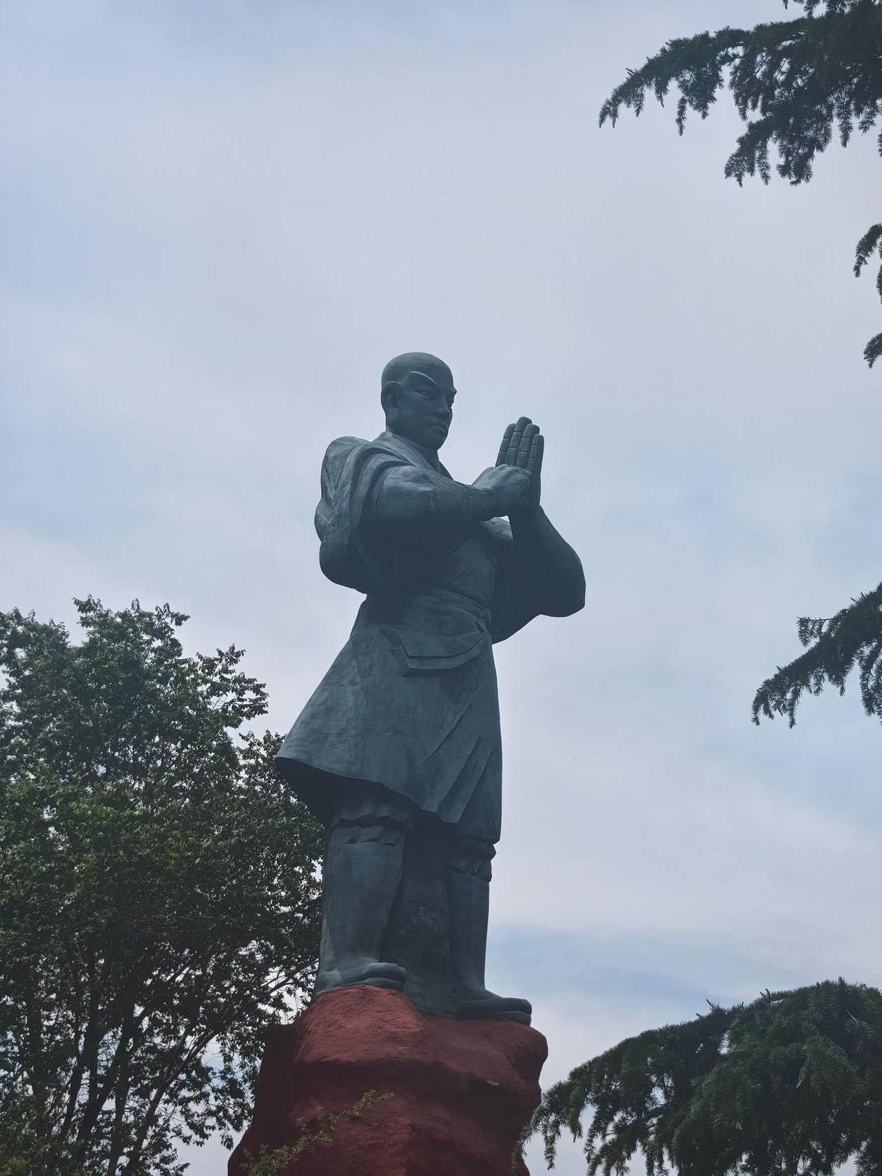 为什么僧人过了中午就不能再吃饭？这件事，要从佛陀时代说起。在佛教僧团中，