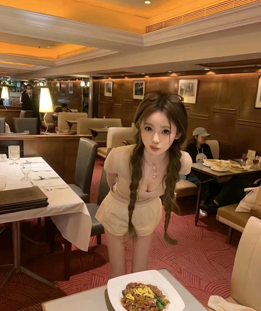 我以为王思聪审美没救了，直到看见懒懒这张新照，我直接真香到跺脚！家人们谁懂