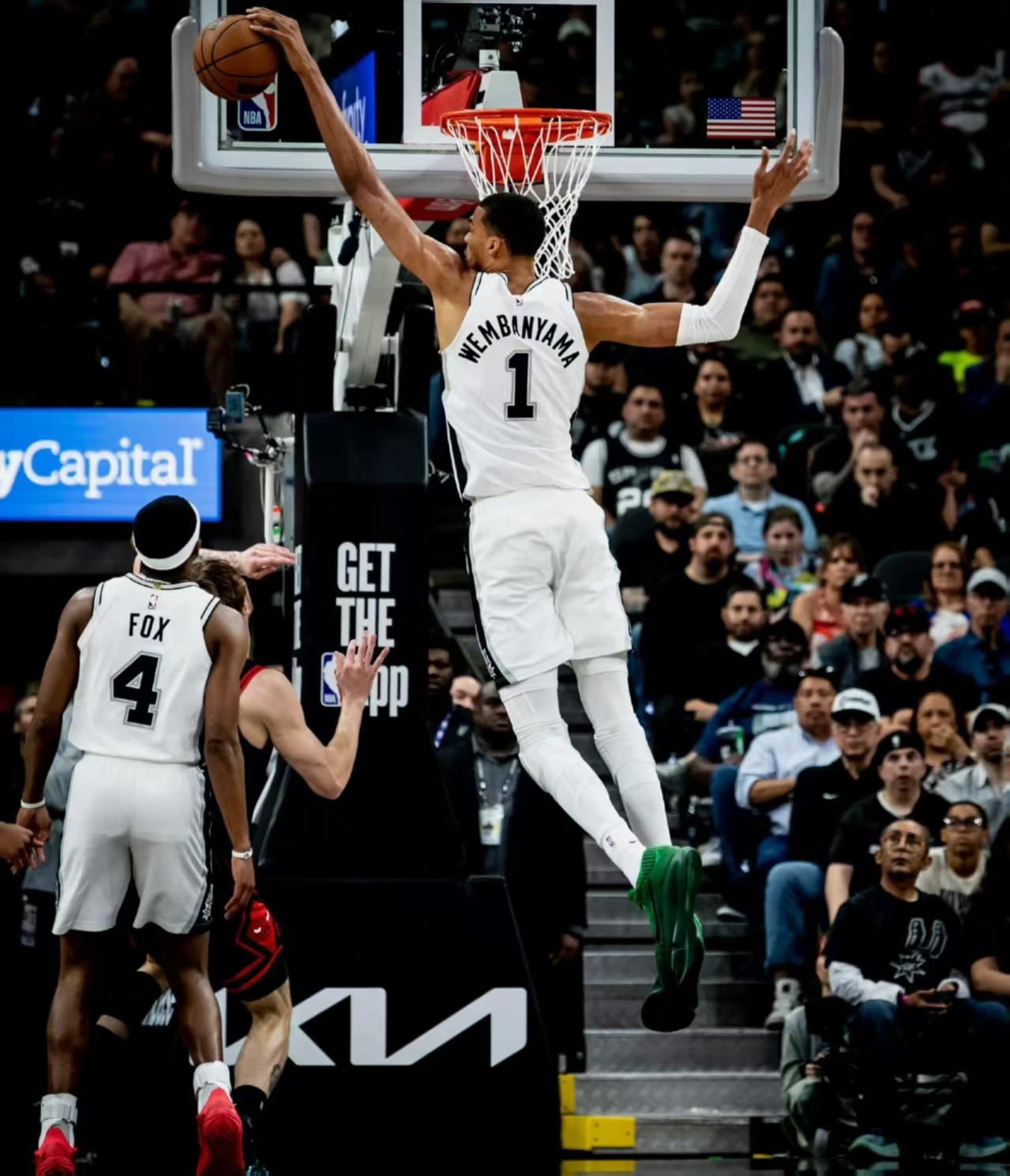 恐怖如斯！文班亚马狂砍41分16篮板4助攻3盖帽听说文班亚马不能砍分？听说不出