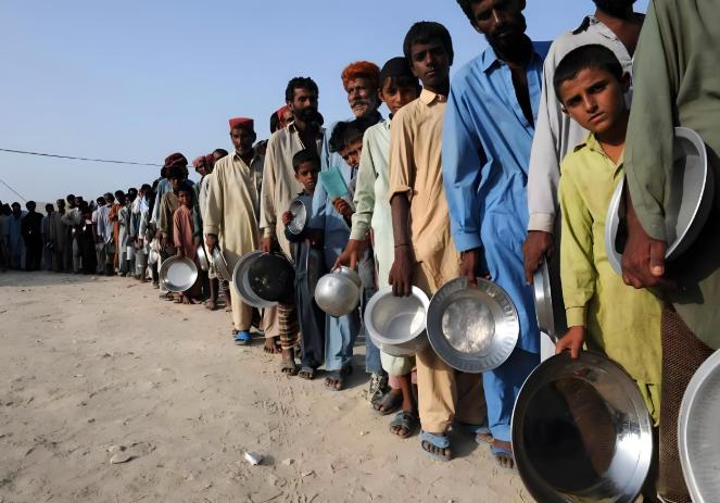 为什么非洲一直难以实现发展？我讲一个例子：非洲人口最多的国家尼日利亚，大约2.5