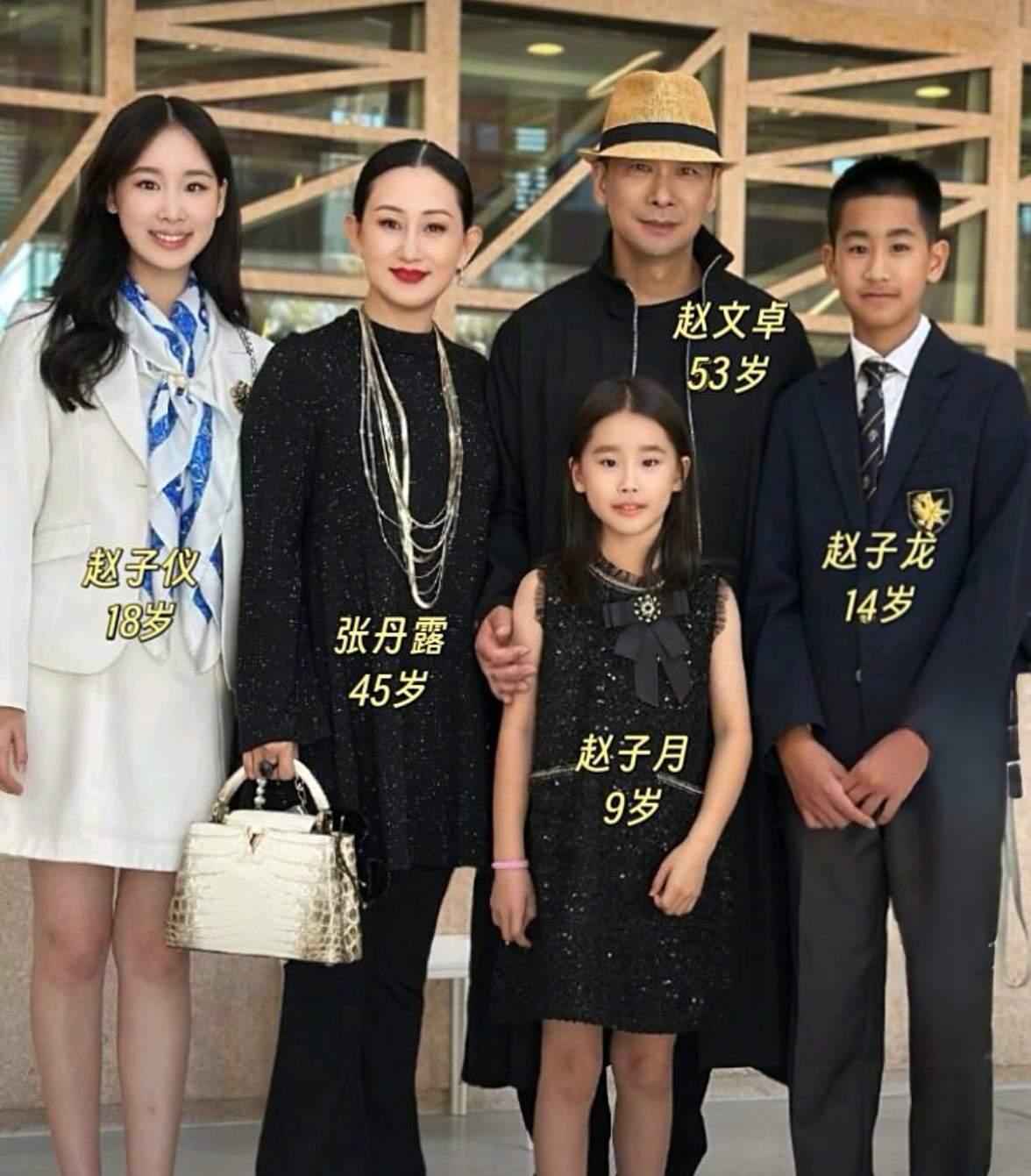 你们认识这一家五口吗？他的父亲是运动员，后来从事演员，要演技有演技，要武功有武