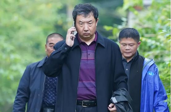 县委书记到底能不能命令县长？两人明明都是县处级正职，为何县长还要兼任县委副书记，