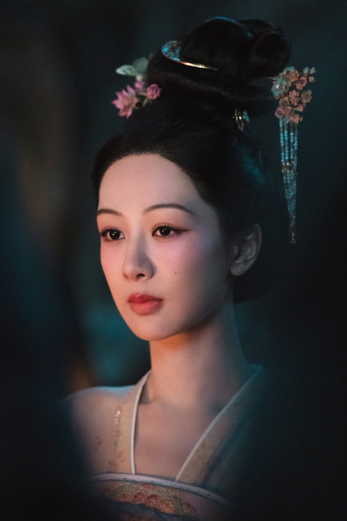 杨紫何惟芳锦绣花开全纪录杨紫锦绣芳华的战报杨紫何惟芳锦绣花开全纪录，是