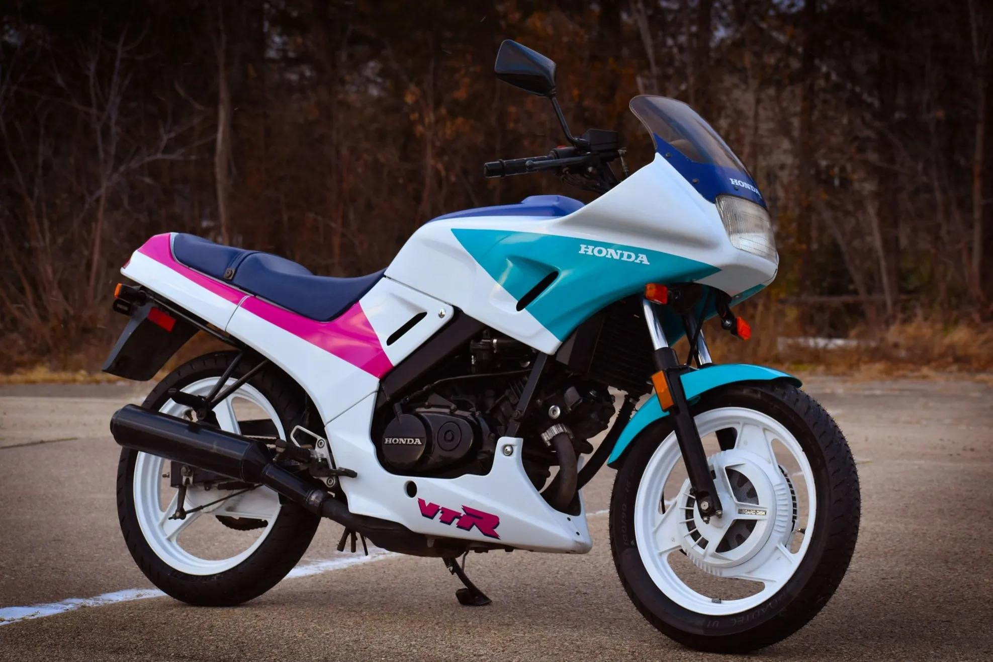 借着张雪的热度谈谈我喜欢的摩托车吧那是2012年我们造FSAE的时候认识了一群十