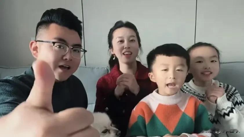郭威心疼养父母，但却和亲生父母很疏远，其实最大的原因，肯定是因为环境的因素。