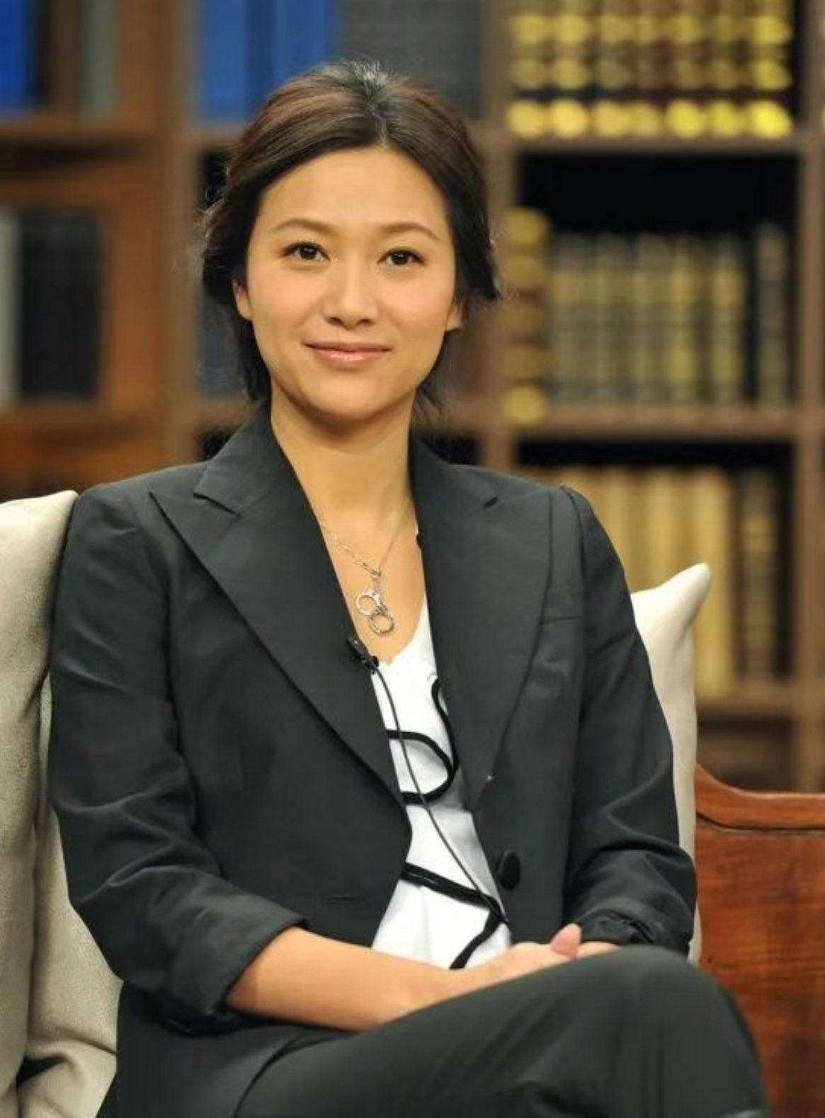 娱乐圈第一才女徐静蕾的书法作品，你们说怎么样？