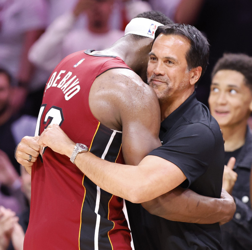 近日，勇士球星德雷蒙德·格林在个人播客节目《绿说体育》中谈到了阿德巴约砍83分的