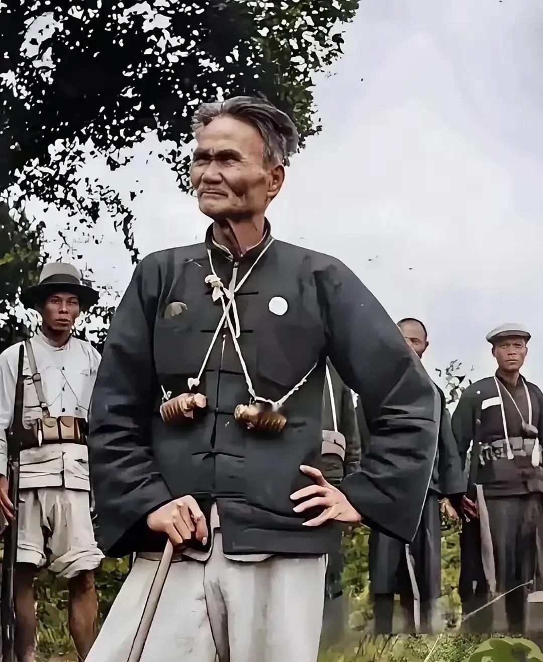 铁血暮年！70岁胡祝南拒当亡国奴，率自卫团血拼日寇，用脊梁护家乡照片中的这位