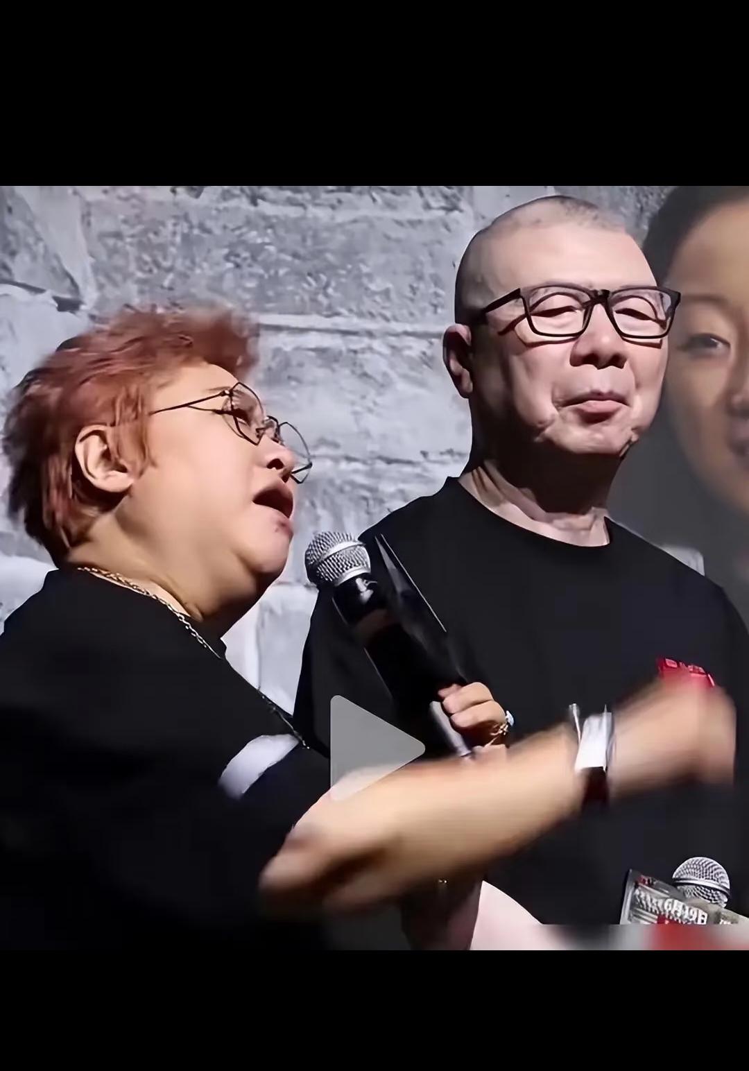 据说这部电影亏了一亿多！主要是他以前太嚣张了，此人春风得意的时候口无遮拦说过不