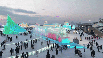 出圈！冰火车在那旮瘩“呜呜”吐蒸汽！这几天，“第二十七届哈尔滨冰雪大世界蒸汽