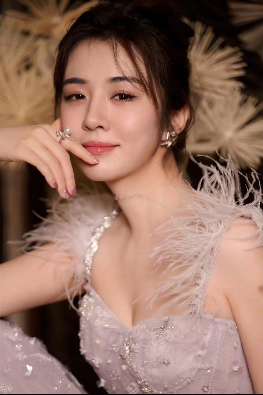 王晓晨多少有点惨！本来是发一下牢骚，发朋友圈就行，偏偏公开，这倒好了。不仅没有收