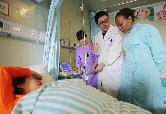 孕妈在产房里, 遇到了5件让人尴尬的事儿! 准妈妈们一个也躲不过