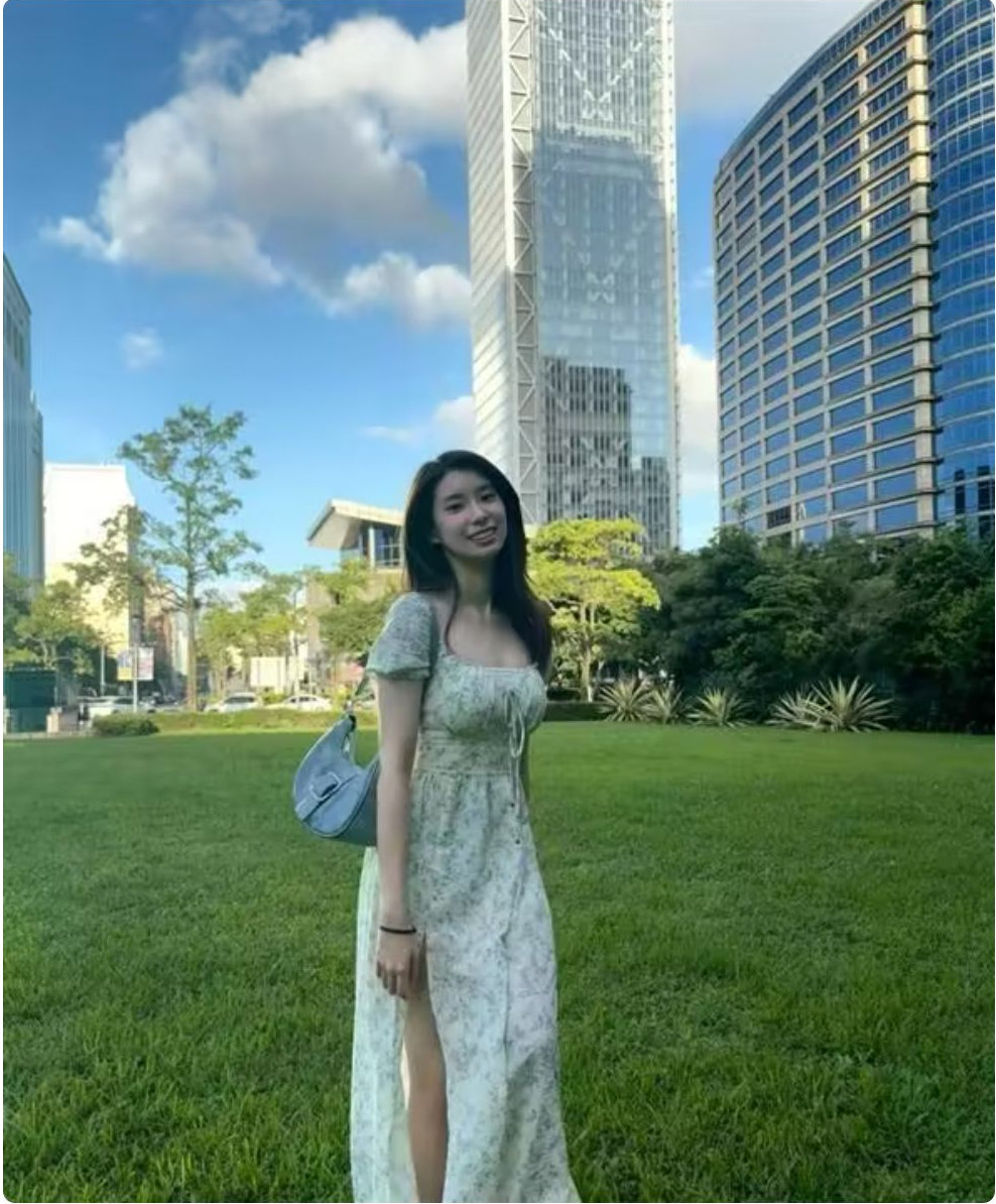 香港男星的女儿正式宣布进军演艺圈，颜值很高，遗传到父母好基因