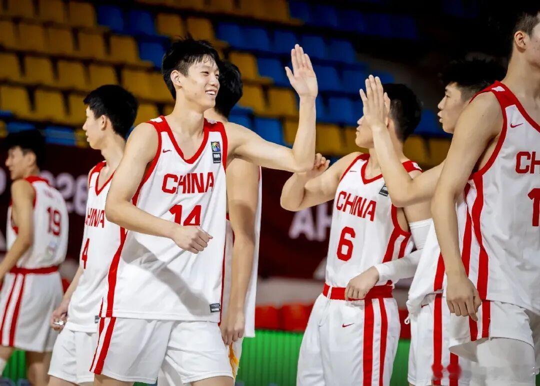 【外线17记三分射落菲律宾国青男篮晋级U19世界杯】　　8月21日，2026年国际篮联U18男篮亚洲