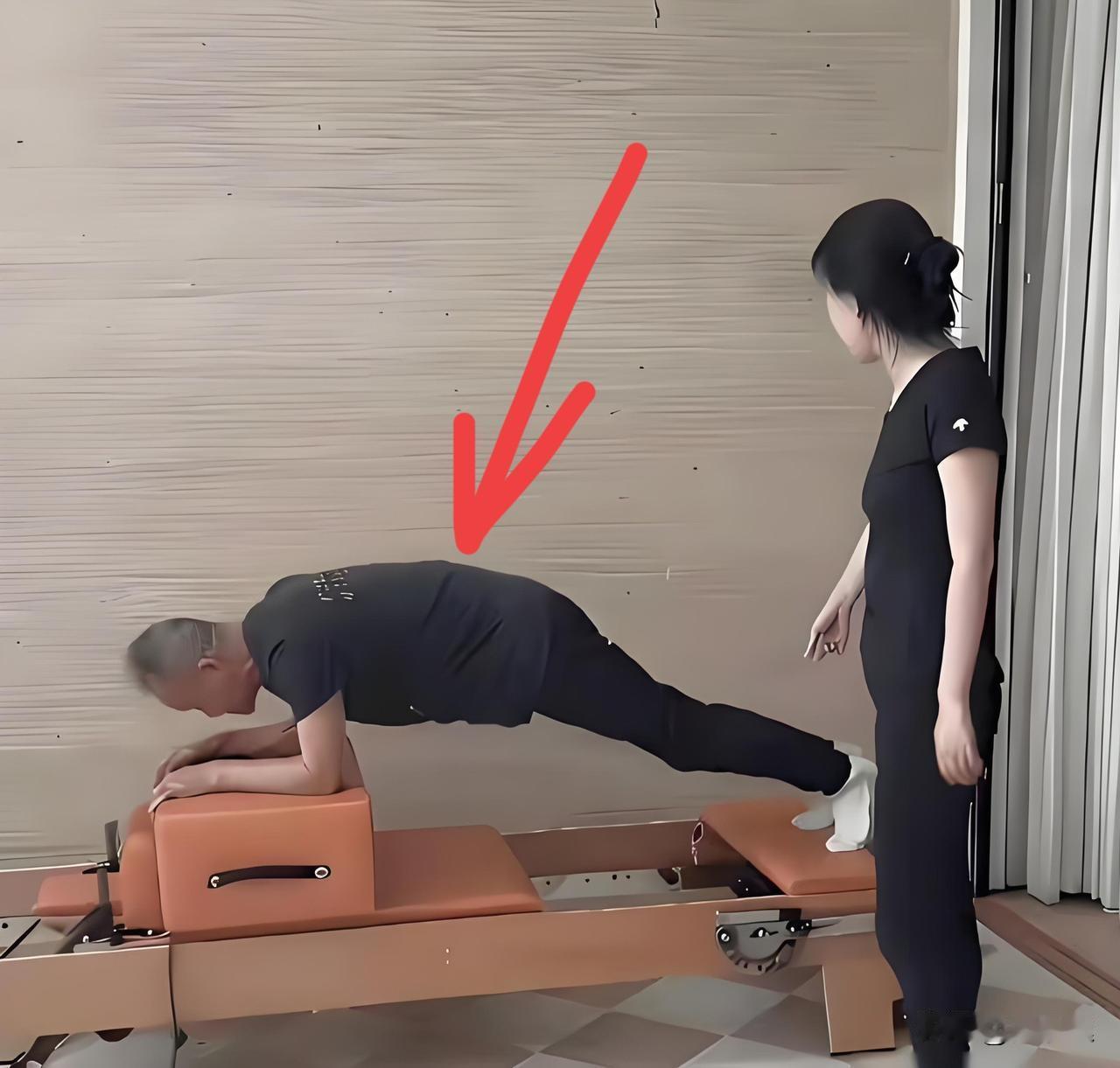 还要加练？都快瘦成一把骨头了，这样下去只把差距越拉越大，还是别太拼啦！王石和