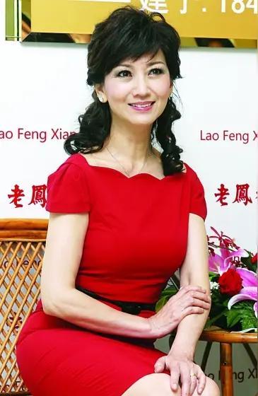 72岁和80岁，本应是含饴弄孙的年纪，她们却活成了“冻龄”本身。赵雅芝和吉永小