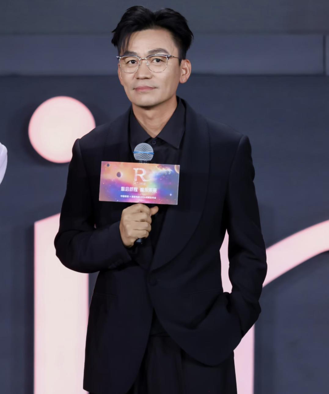 大众电影百花奖再一次证明了，什么叫实力在资本面前不值一提，真是没想到，影帝不