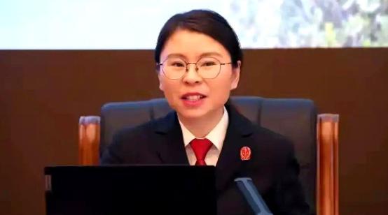 判LV胜诉的徐飞云被网友查了论文！南京一法官徐飞云在江苏三次审理LV案件，接连判