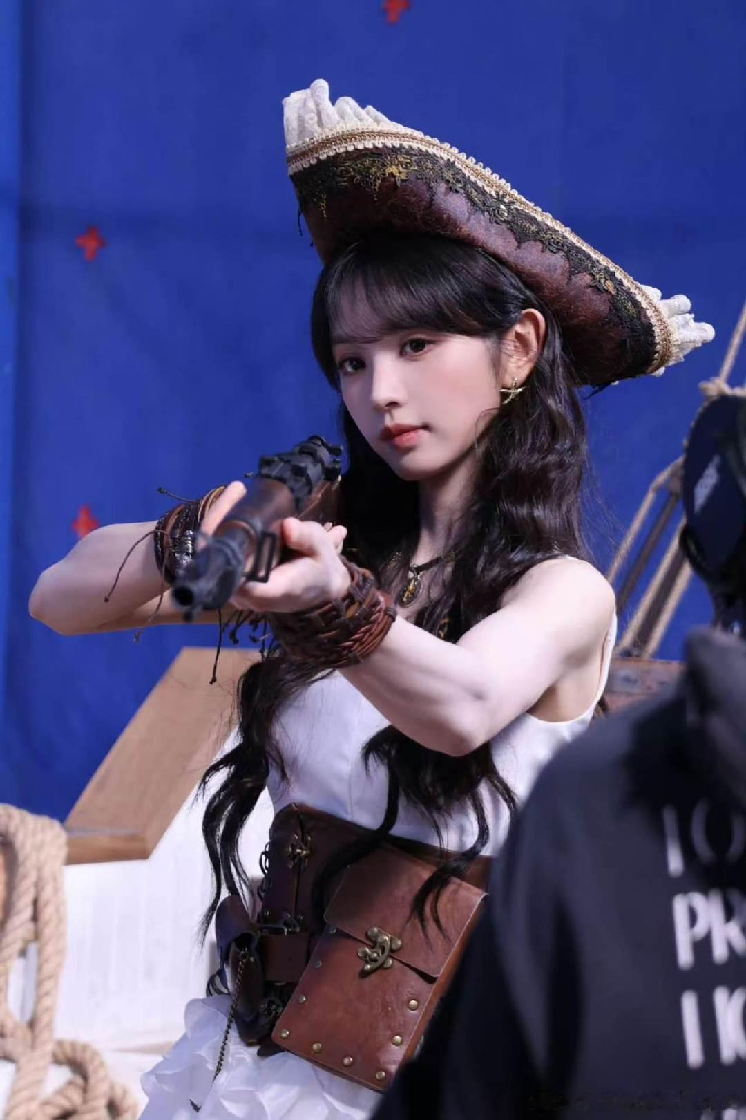田曦薇少女船长我将永远追随vv船长！田曦薇