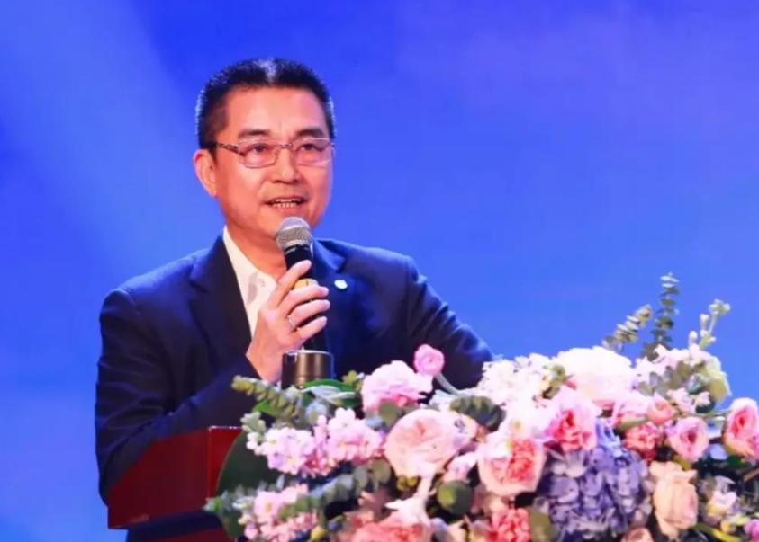 从行业老二到国资接盘：广田集团50亿血训告诉你，大客户从来都是双刃剑。一家年