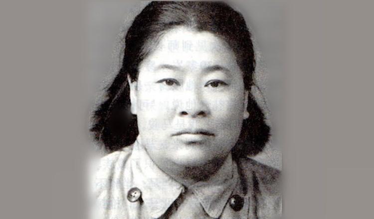 1937年，周子昆和何子友新婚，许世友看了一眼何子友，忍不住对周子昆说：