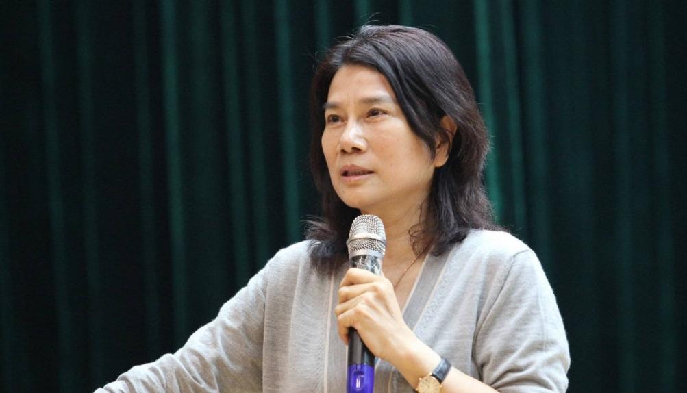 董明珠当选格力电器董事。据媒体报道，今天格力电器临时股东大会审议通过了公司董事
