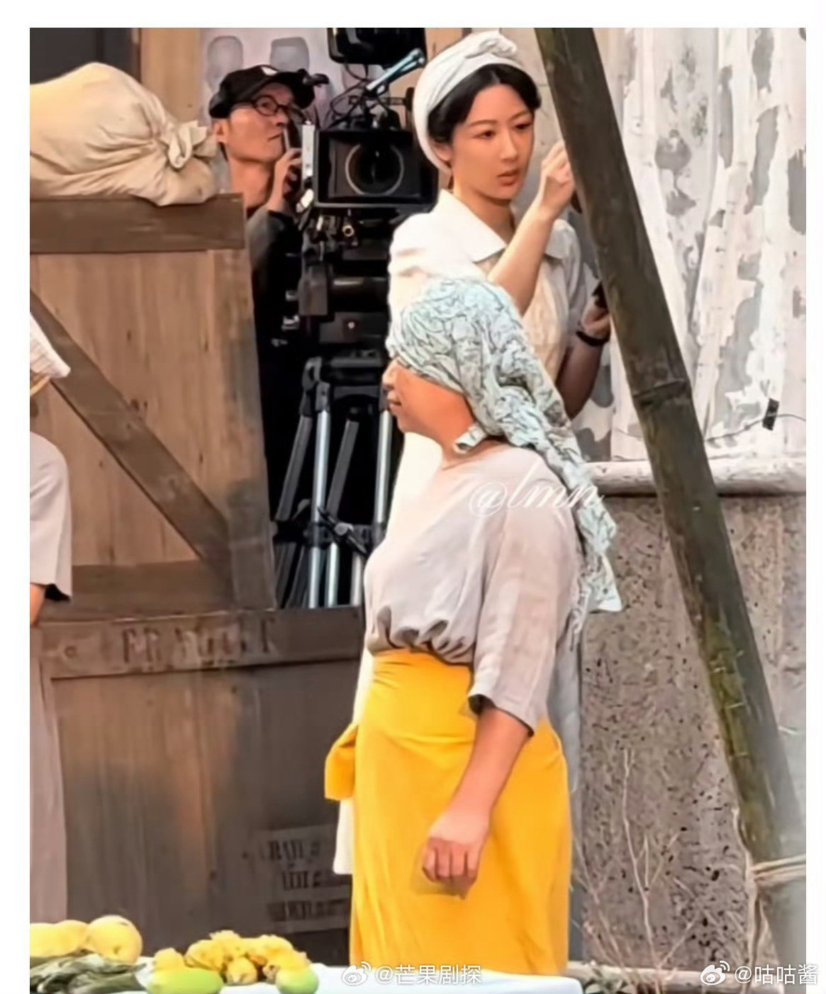 杨紫纺织女工造型路透杨紫董竹君一天两套妆造可塑性太强了，玉兰花开君再来一天两套