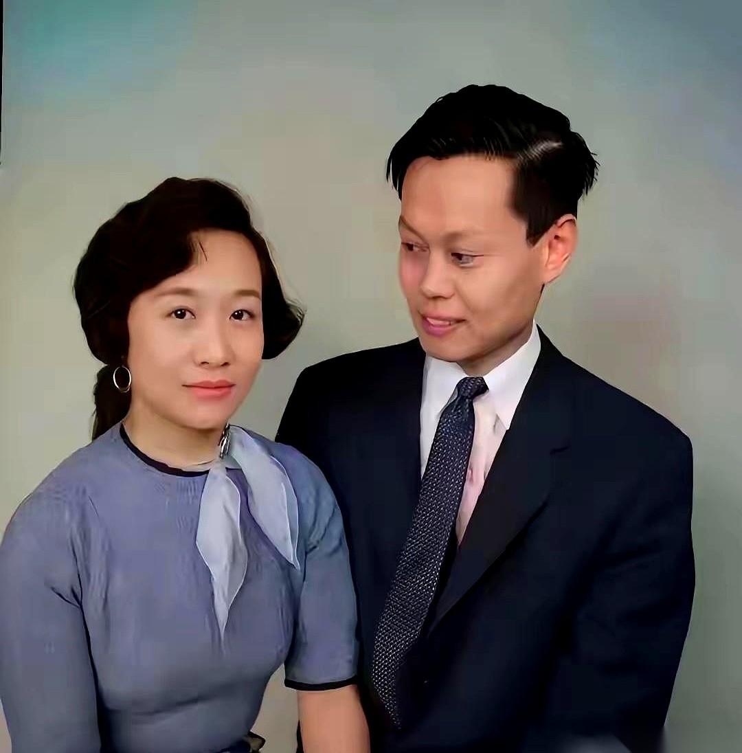 有记者问杜致礼：嫁给杨振宁这么个大天才，压力大吗？她就回了九个字：“他搞物理，