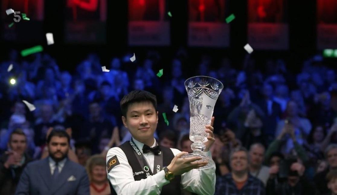 陌上人如玉，公子世无双。赵心童单赛季拿了3个冠军（2排名赛+1邀请赛），塞尔比也